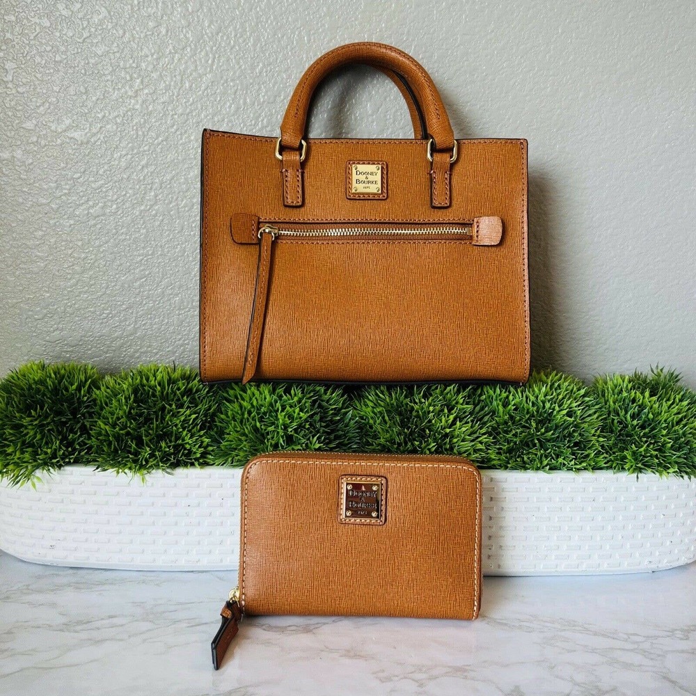 Dooney & Bourke Leather Saffiano Mini Janine 💥Wallet included💥